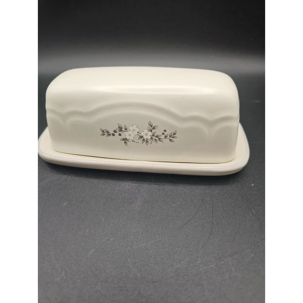 Pfaltzgraff Heirloom Covered Butter Dish Stoneware Vintage